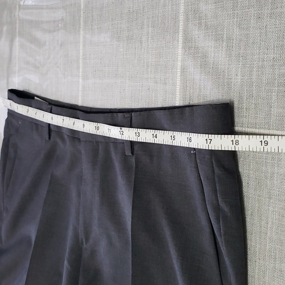 HUGO Boss Dieselstrasse 12 gray wool lined flat front Pants, Size 34R - Picture 10 of 16